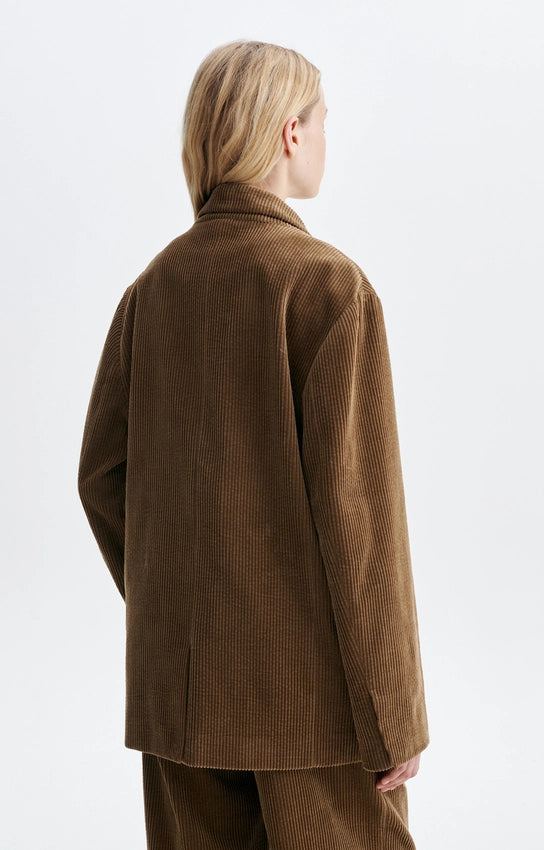 veste en velours côtelé, marque Vanessa Bruno, modèle Heo, coloris taupe