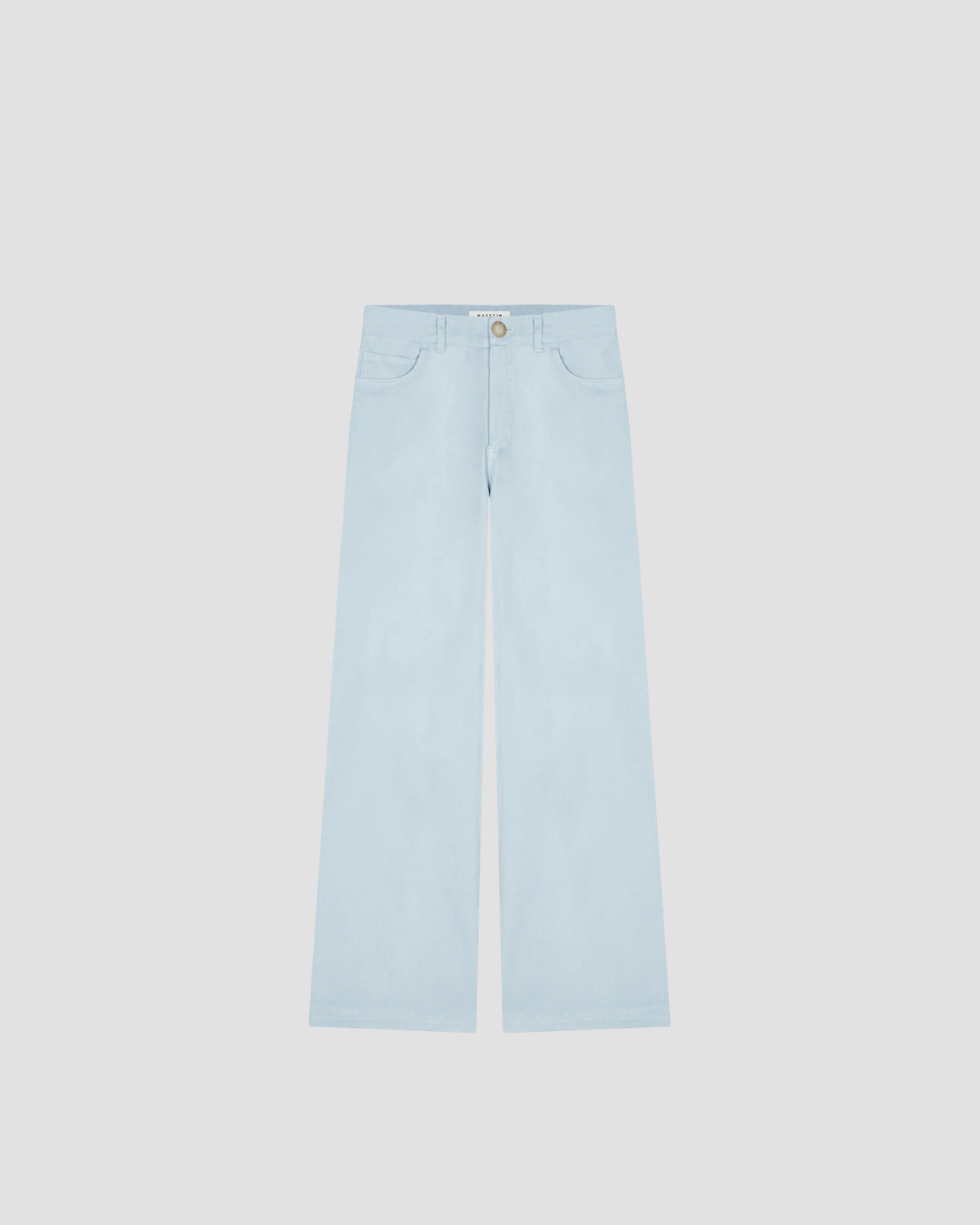 jean moderne et tendance masscob dans le coloris bleu ciel
parfait pour cet été avec une chelmise courte ou un débardeur
coupe parfaite qui sublime la silhouette
masscob