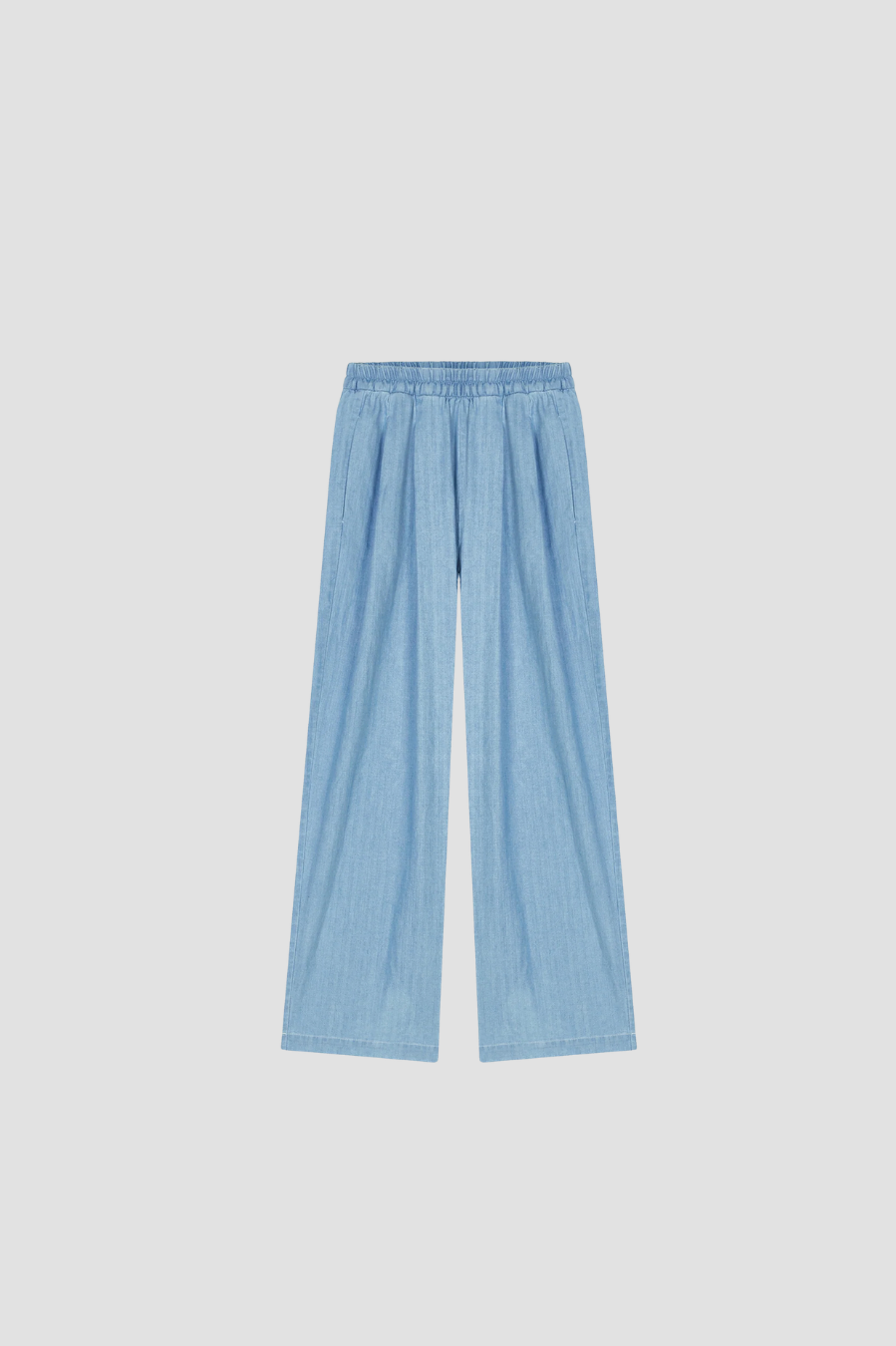 idéal cet été ce pantalon en coton tendance masscob
très facile à porter dans des looks différents
idéal avec un débardeur ou un tee shirt , encore plus looké avec une chemise en popeline
masscob