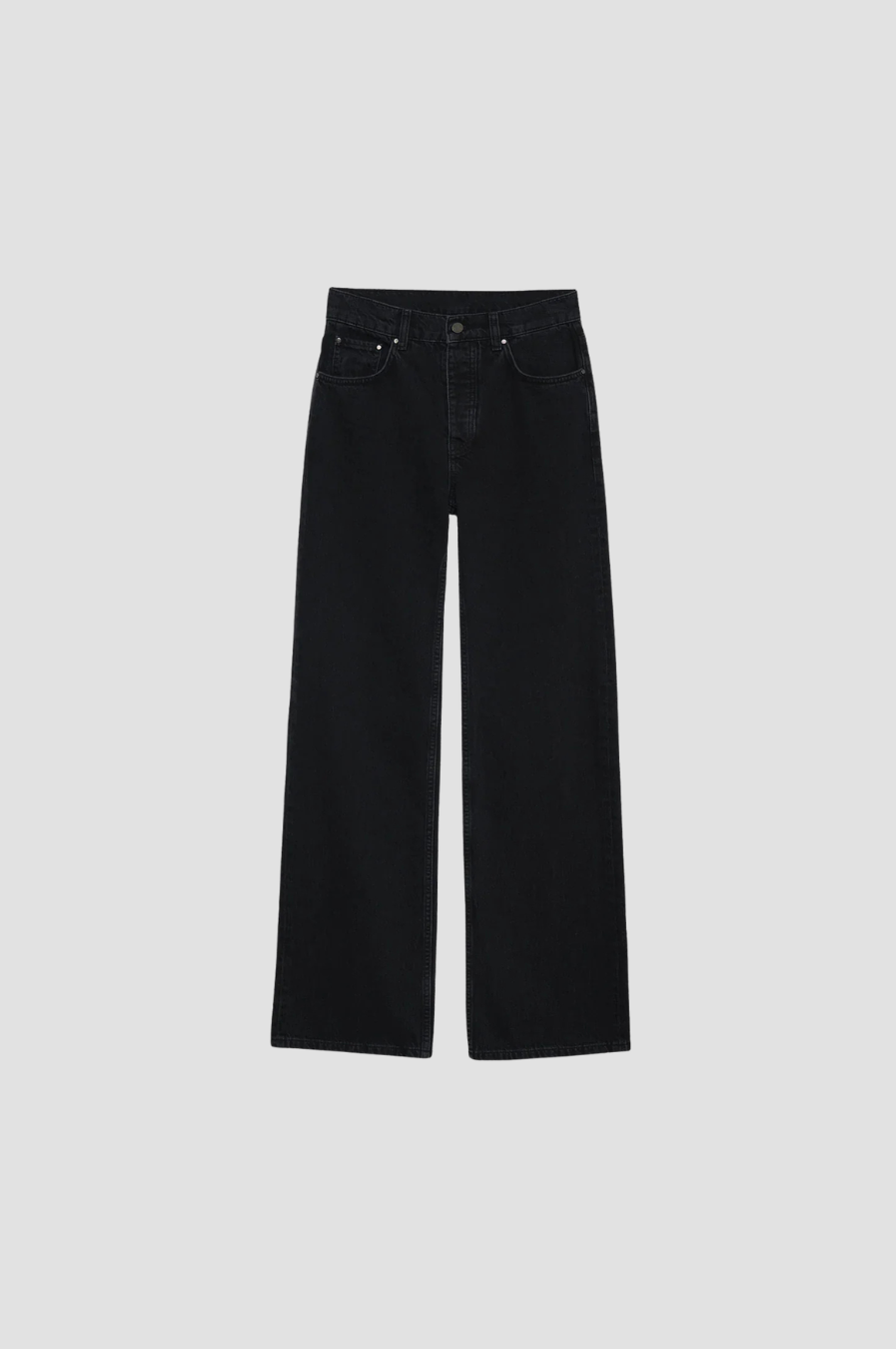 jean regular qui correspond à toutes les morphologies
tendance à la coupe droite, taille mi haute , ideal avec une belle chemise blanche ou un sweat
parfait avec un blazer, jean parfait et intemporel