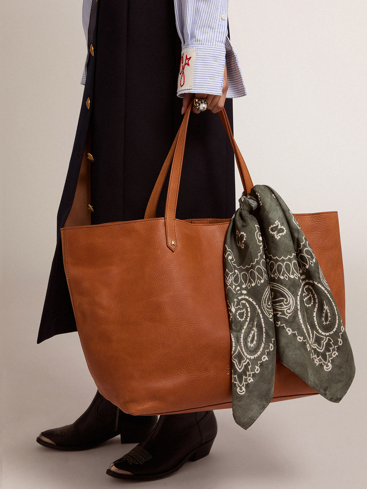 Foulard en soie Golden Goose, coloris bleu – vue 5