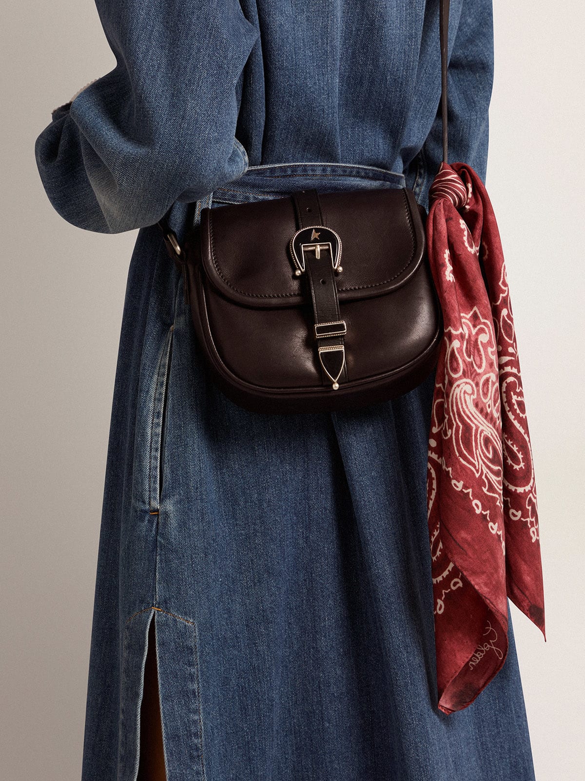 Foulard en soie Golden Goose, coloris bleu – vue 4