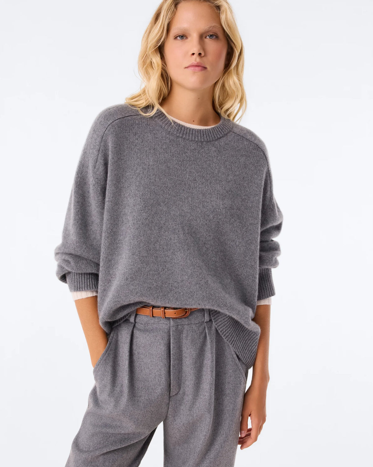 Pull Diane Kujten, coloris marron, cachemire – vue 2