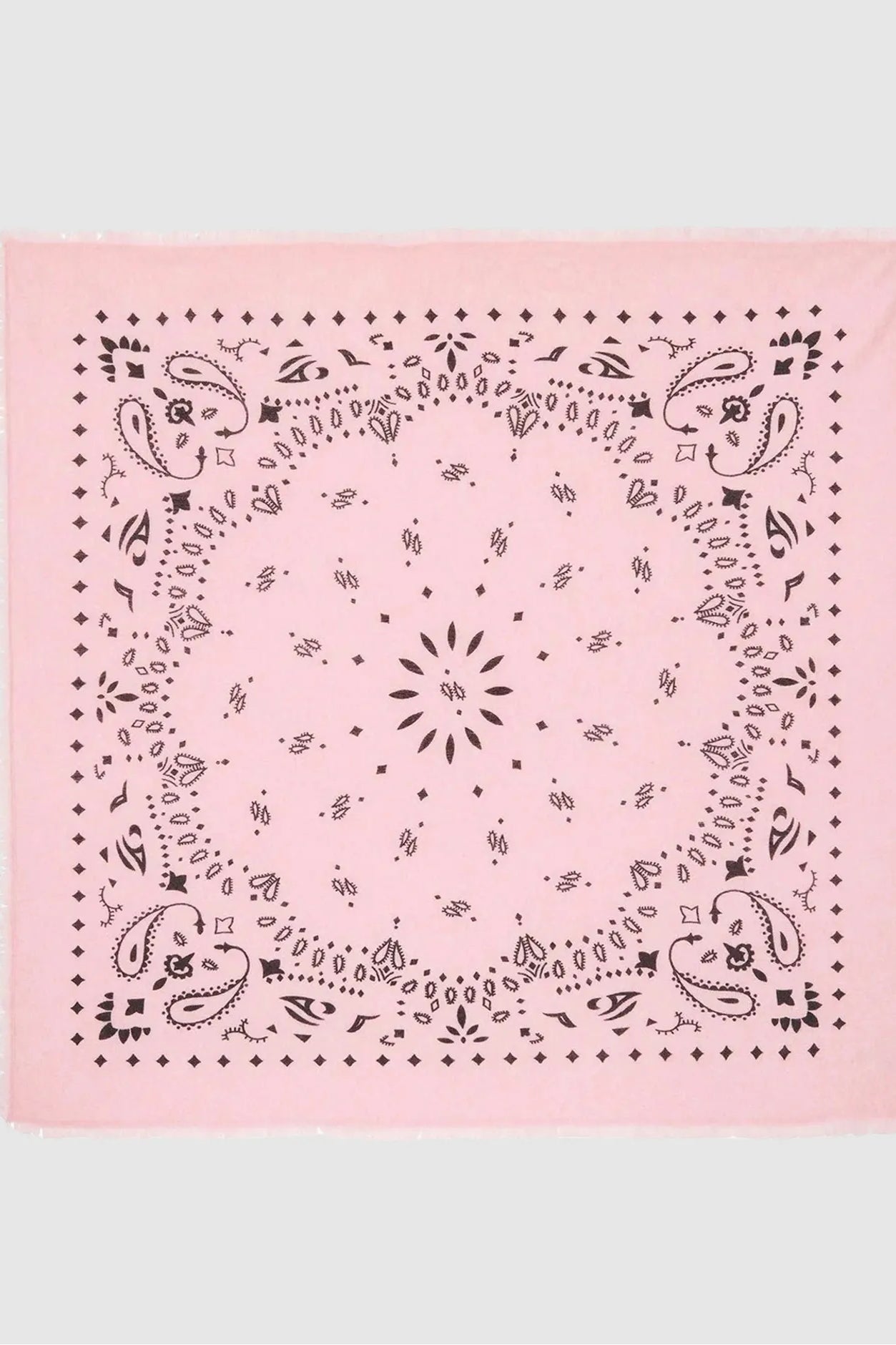 Bandana Kujten en coton, motif graphique coloré, pouvant être porté autour du cou, de la tête ou comme accessoire de sac
Accessoire Kujten style bandana, tissu doux et léger, facile à nouer et polyvalent