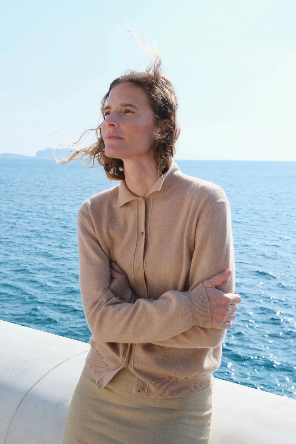 Cardigan Gunilla Linnea Lund, coloris camel, cachemire – vue 2