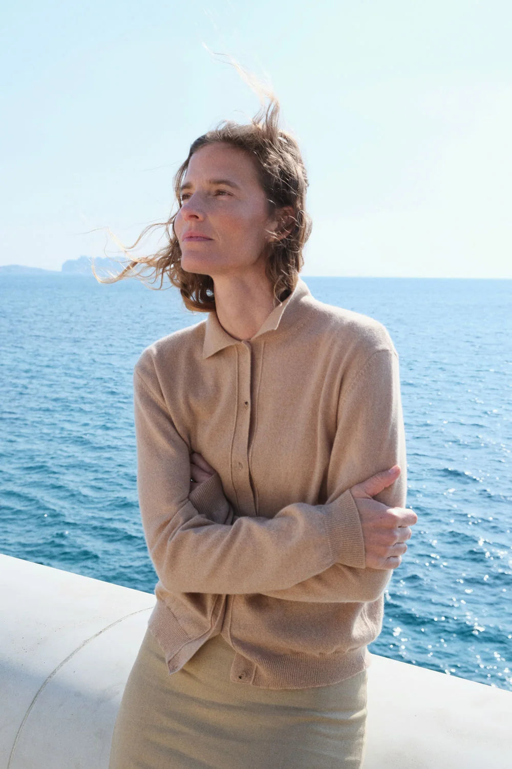 Cardigan Gunilla Linnea Lund, coloris camel, cachemire – vue 2
