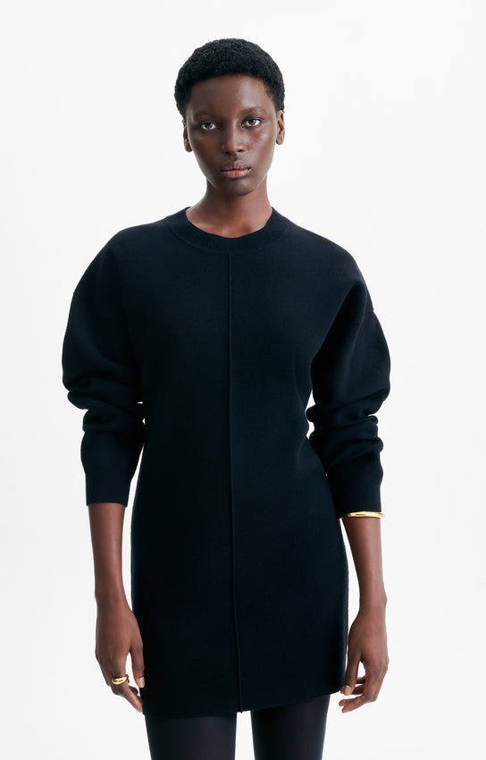 robe courte en maille de laine mérinos, marque Vanessa Bruno, modèle Hyacinthe, coloris noir