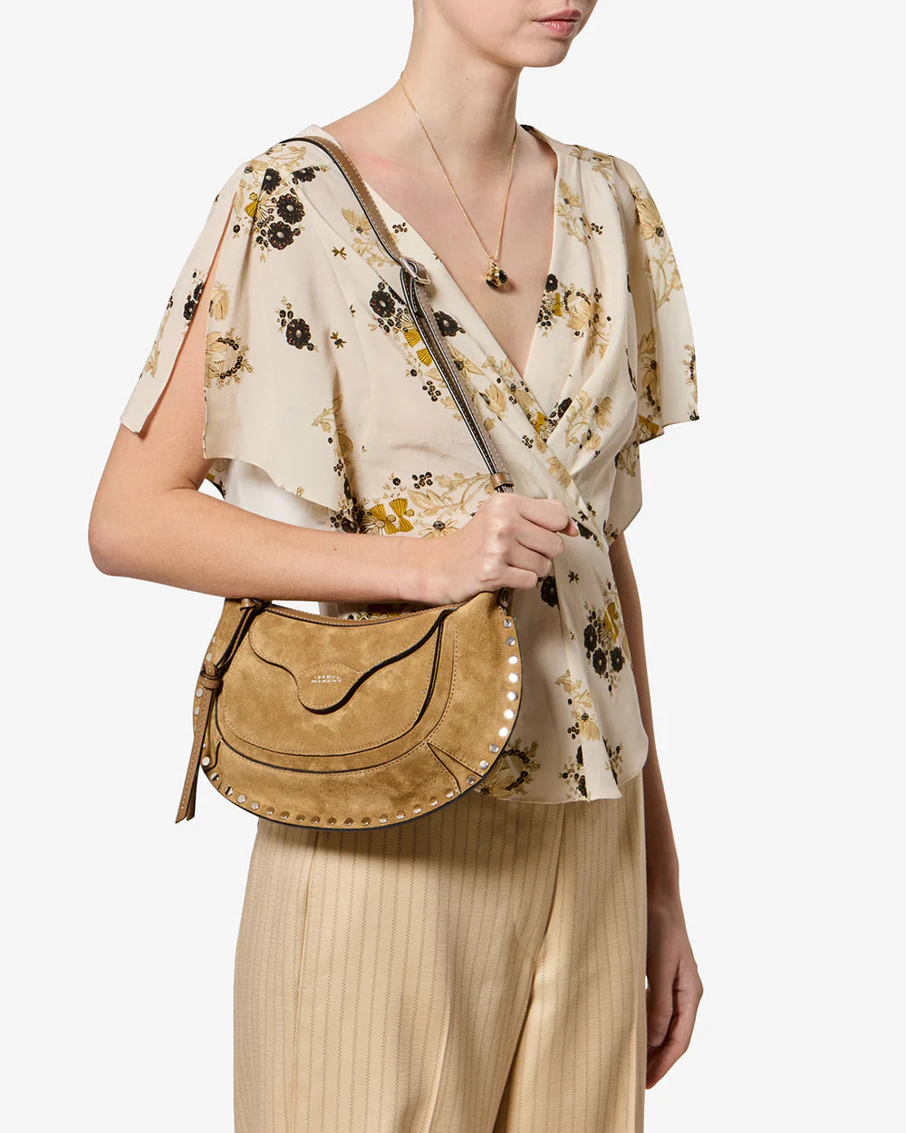 sac moon pocket isabel marant 
sac moon isabe lamrant 
nouveau sac isabel marant 
sac tendance isabel marant
moon pocket isabel marant 