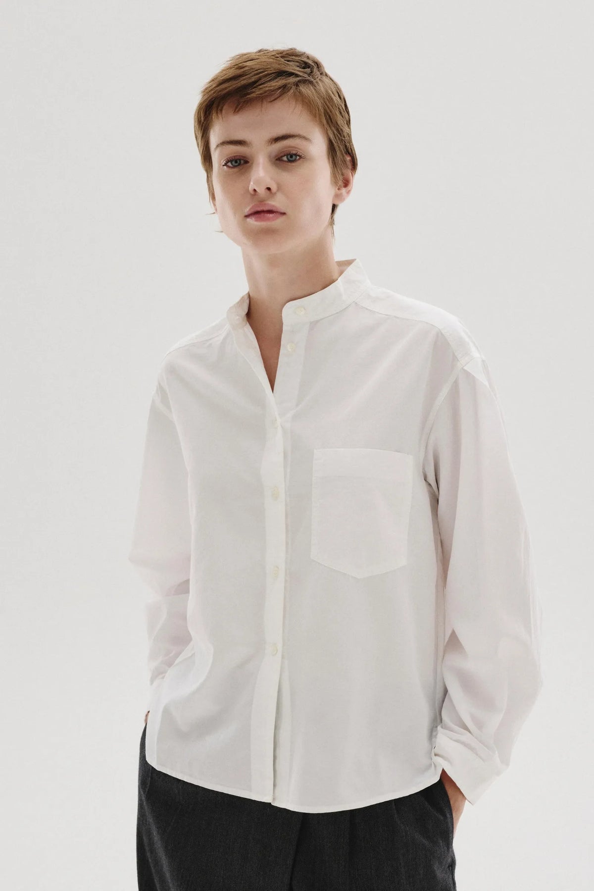 CHEMISE EN SOIE ET COTON , MARQUE POMANDERE , COLORIS BLANC , MODELE 262-9502/13127