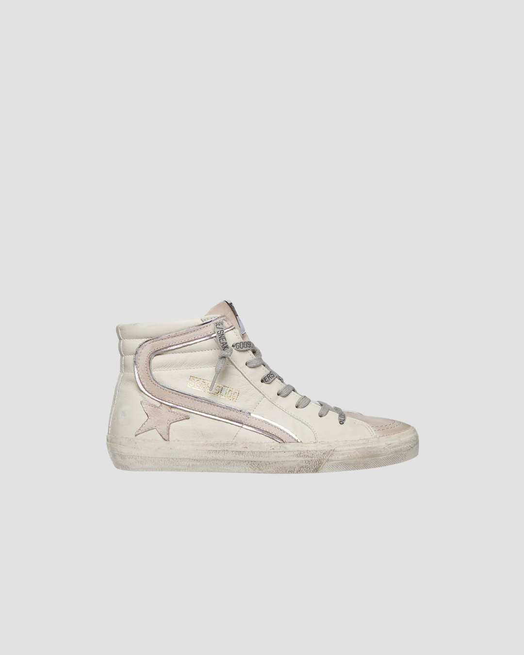 slide blanche golden goose intemporelle et qui coordonne avec toutes vos tenues 
slide golden goose mode tendance été 
golden goose
baskets montantes golden goose
