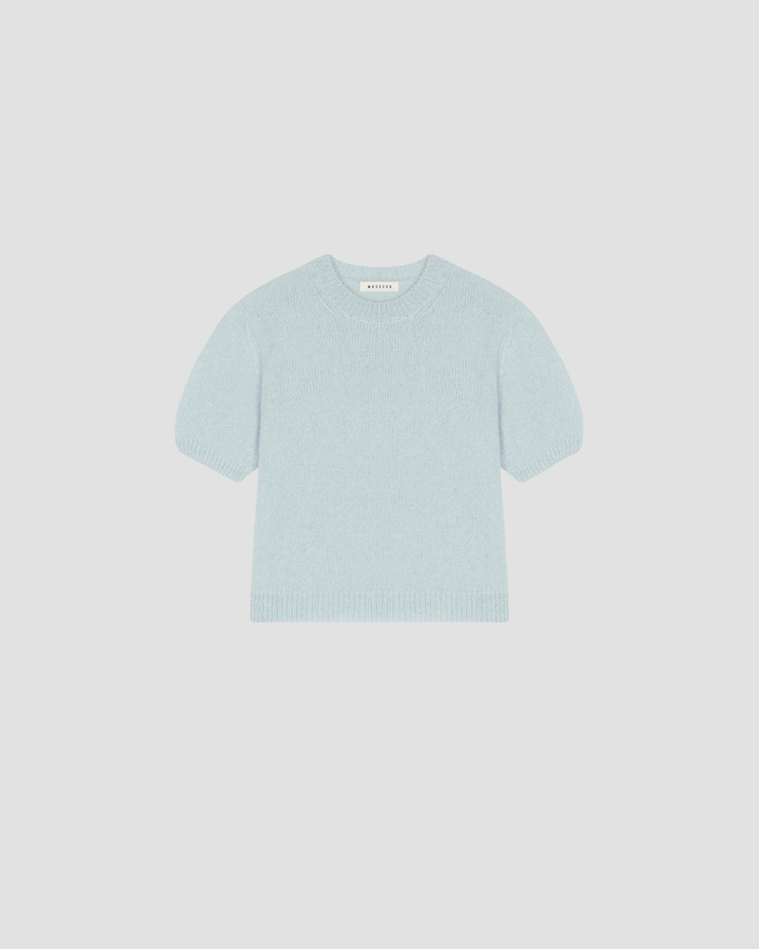 pull idéal à la mi saison avec une vetse ce pull manches courtes en lainage vous fera un look tendance 
masscob 