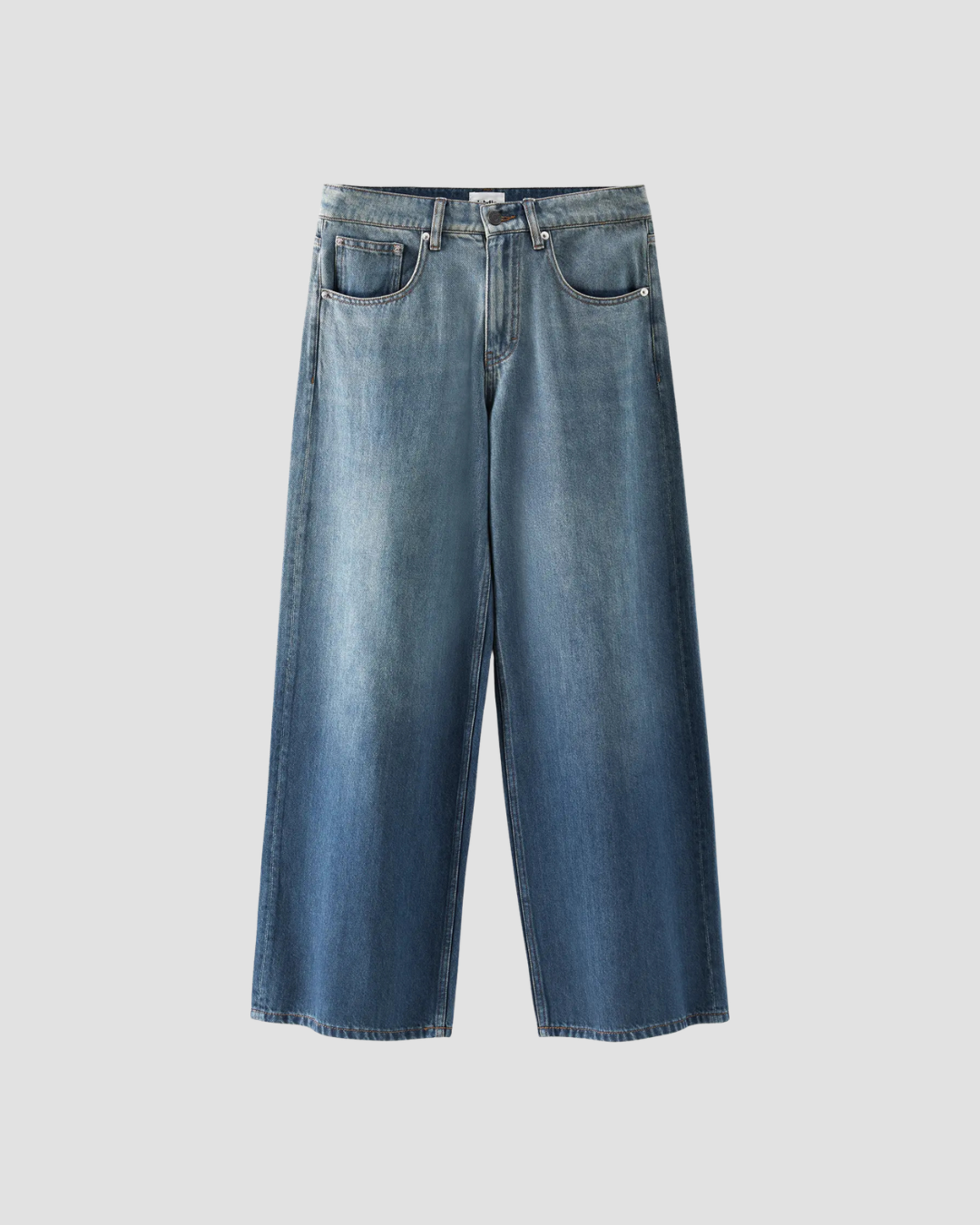 jean alliant vestiare masculin et féminin pour un look ultra tendance 