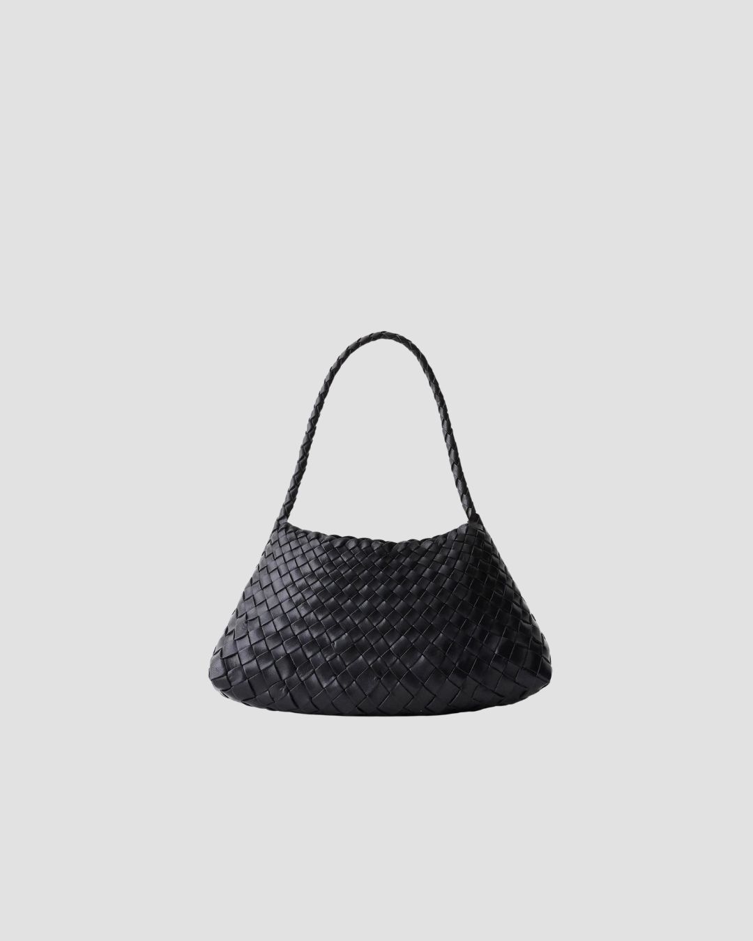 modèle très tendance par le format idéal 
se porte à l'épaule pour un coté très tendance 